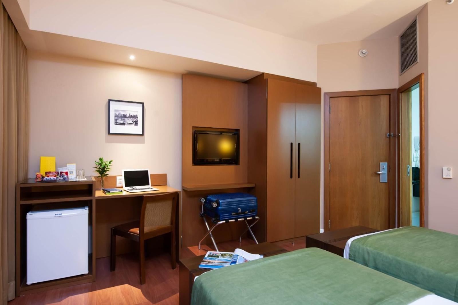 Golden Tulip Porto