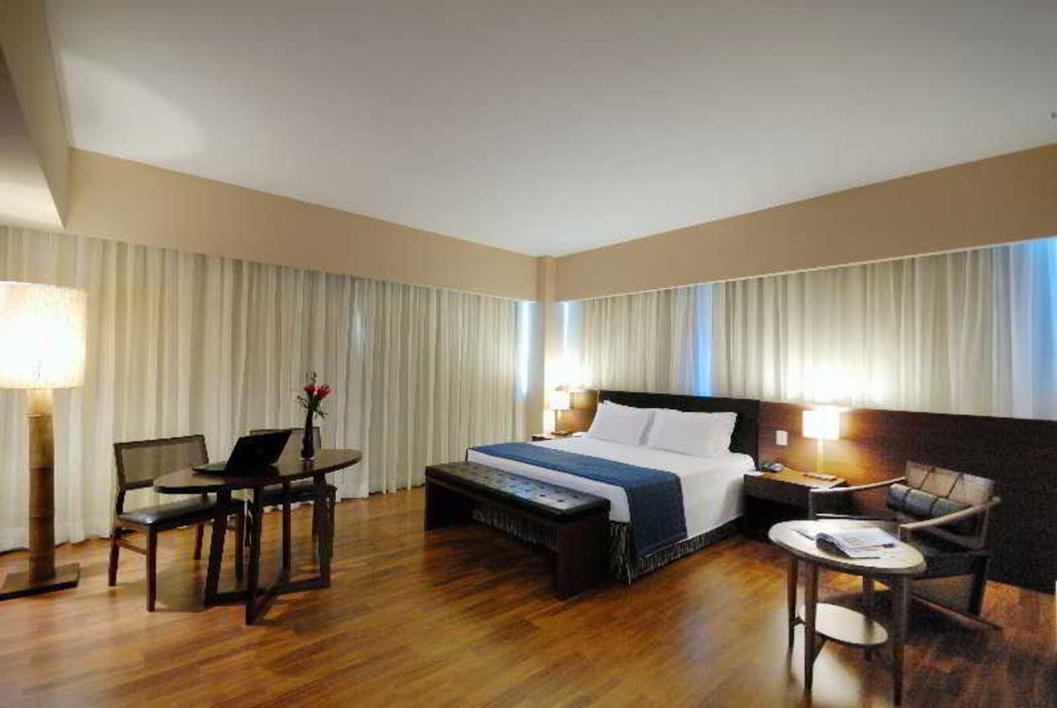 Golden Tulip Porto Hotel 4*
